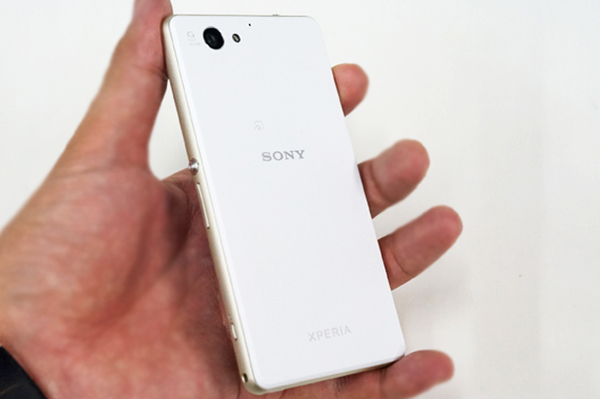 ASCII.jp：シリーズ国内初のSIMフリー機「Xperia J1 Compact」：Xperia