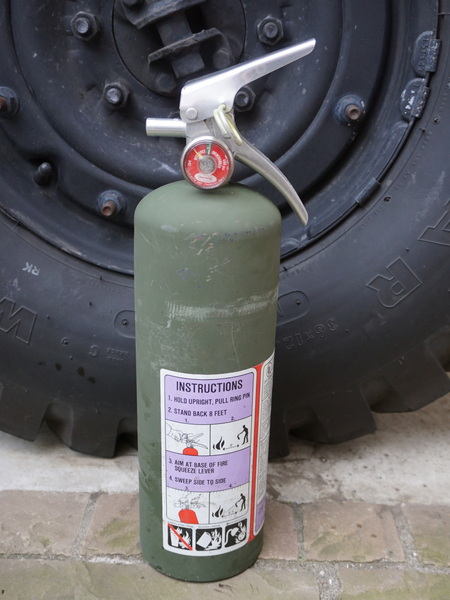 ASCII.jp：米軍車両「ハンヴィー」に欠かせない軍用消火器とは