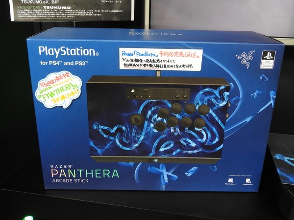 ASCII.jp：発売前に予約完売！ Razer製アケコン「Panthera」のサンプル