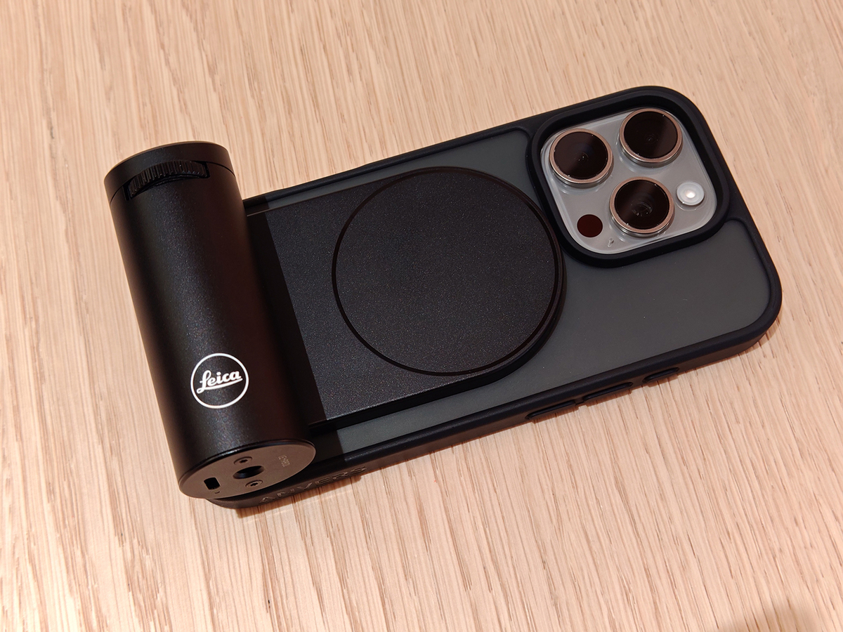 iPhoneをライカカメラスマホにする純正グリップは撮影が楽しくなる