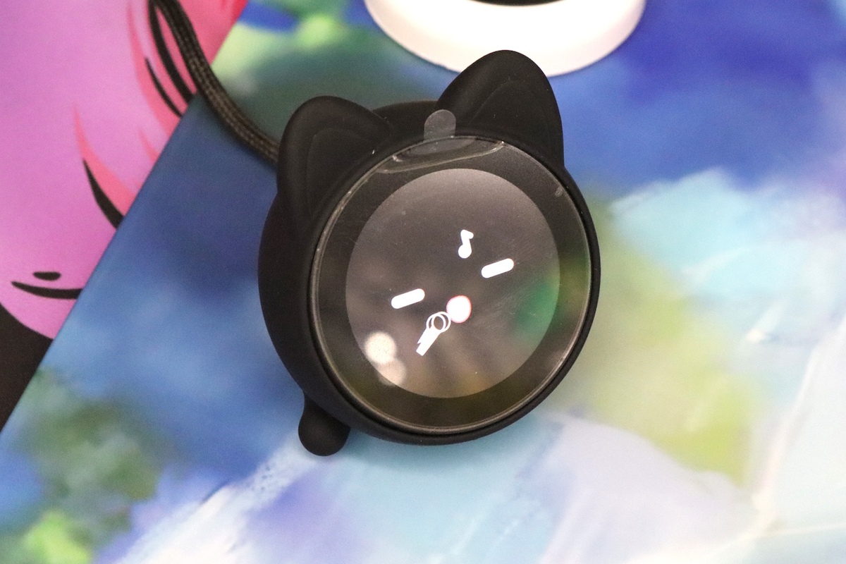 売り切れ寸前！ スタイリッシュなボディーとネコミミ液晶ドングルで