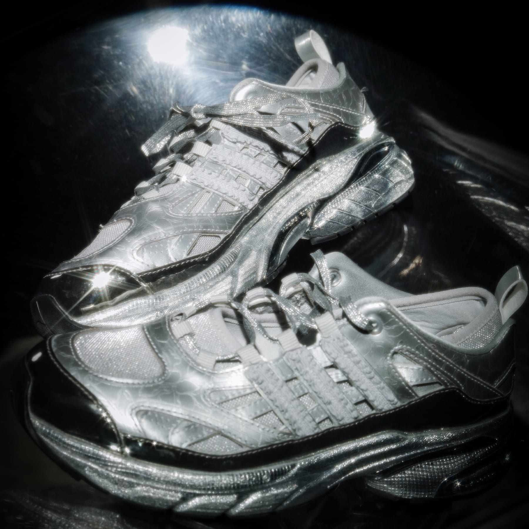 adidas ADISTAR POSE SILVER VEIL | atmos（アトモス） 公式オンライン