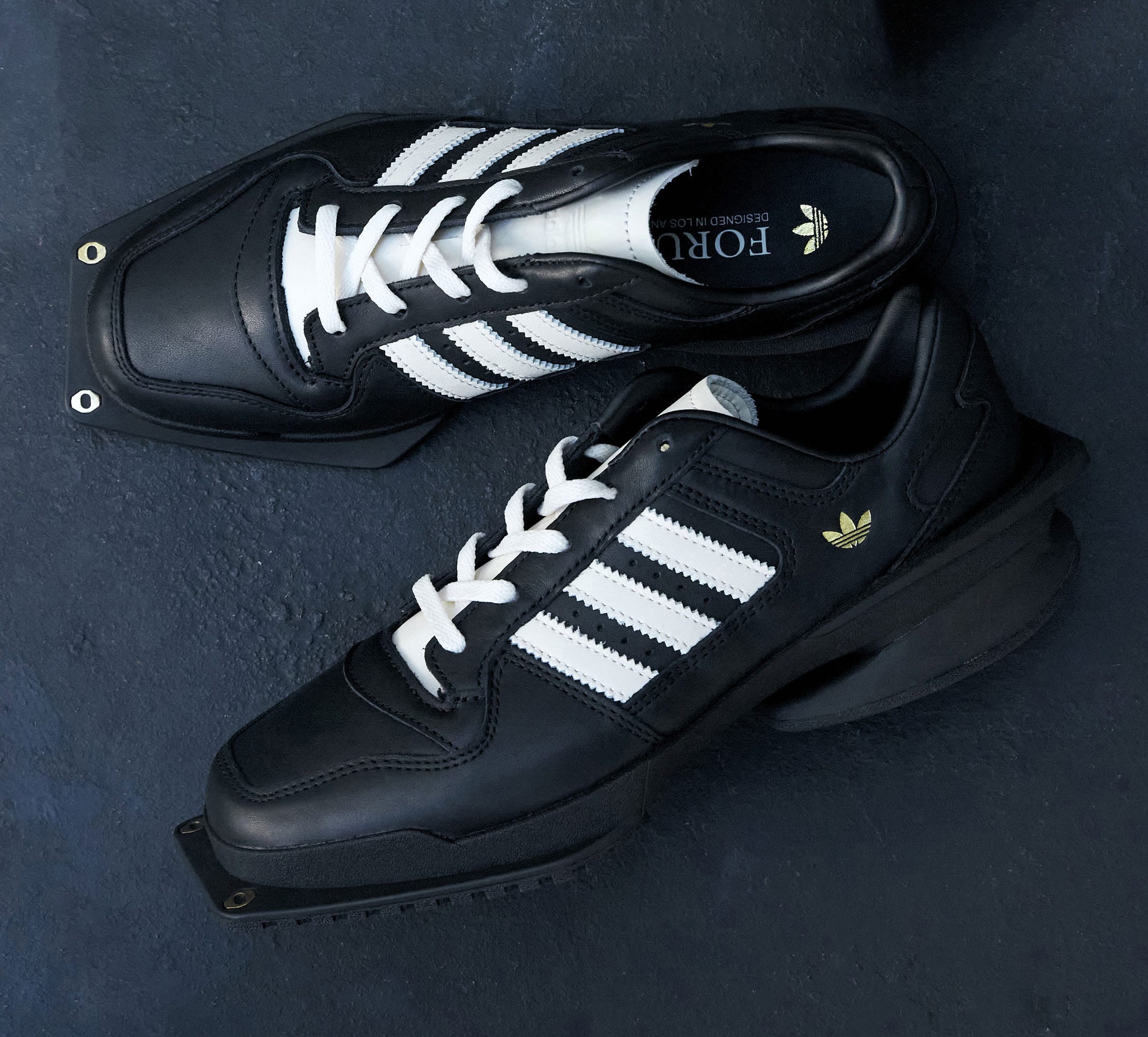 adidas Forum SQ W | atmos（アトモス） 公式オンラインストア