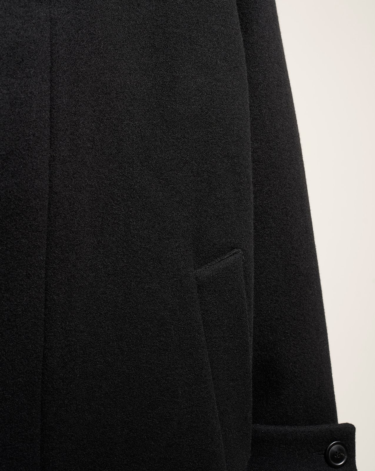 Lownn — Black Wool Cashmere Coat