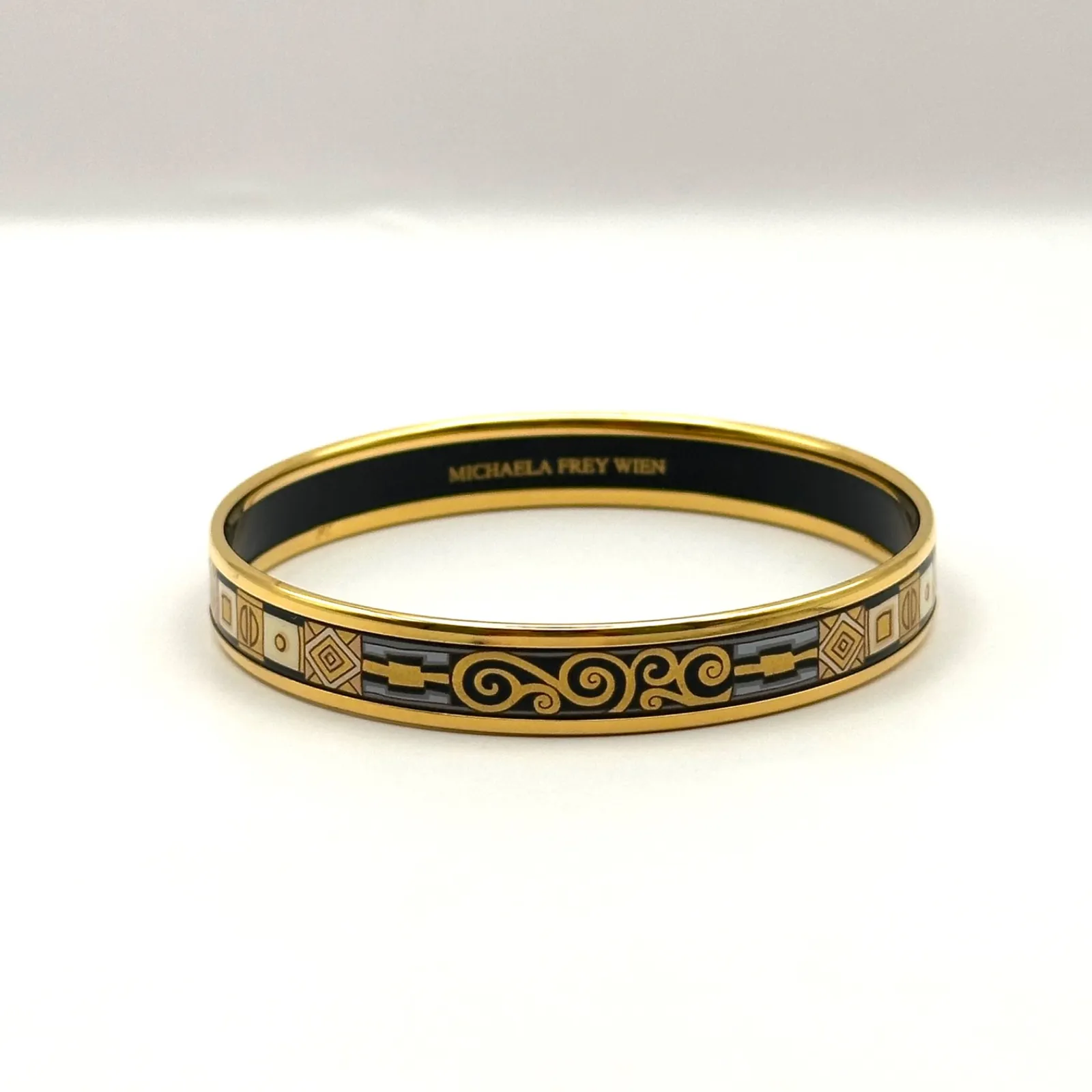 2026年最新】frey バングルの人気アイテム - メルカリ