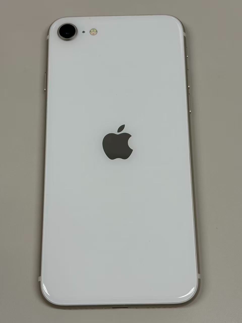 極美品 電池100% SIMフリー iPhone SE 第3世代 64GB スターライト