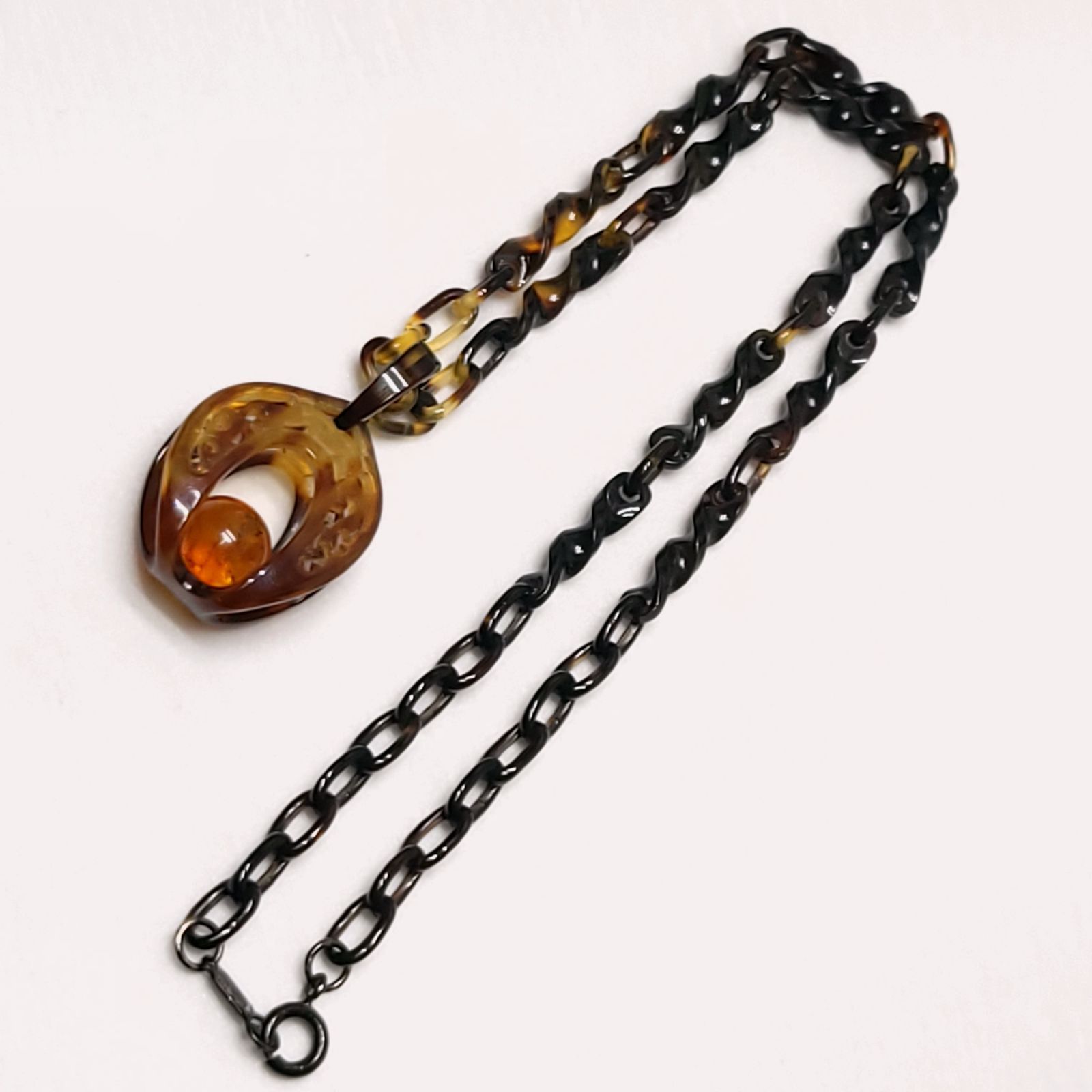 ☆本べっ甲・琥珀玉入りペンダントネックレス☆本べっ甲☆アンバー