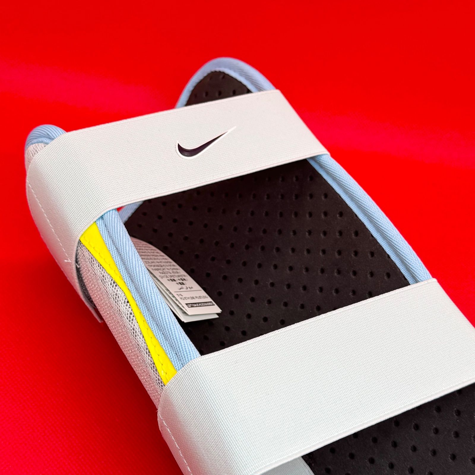 新品 ナイキ アクーニャjrモデル レッグガード エルボーガード セット