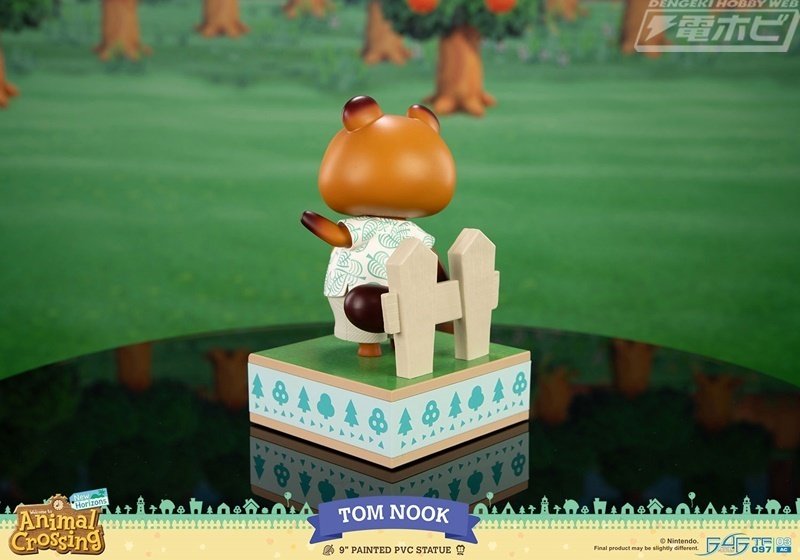 左手を挙げてあいさつする姿を全高約22センチで再現！『あつまれ