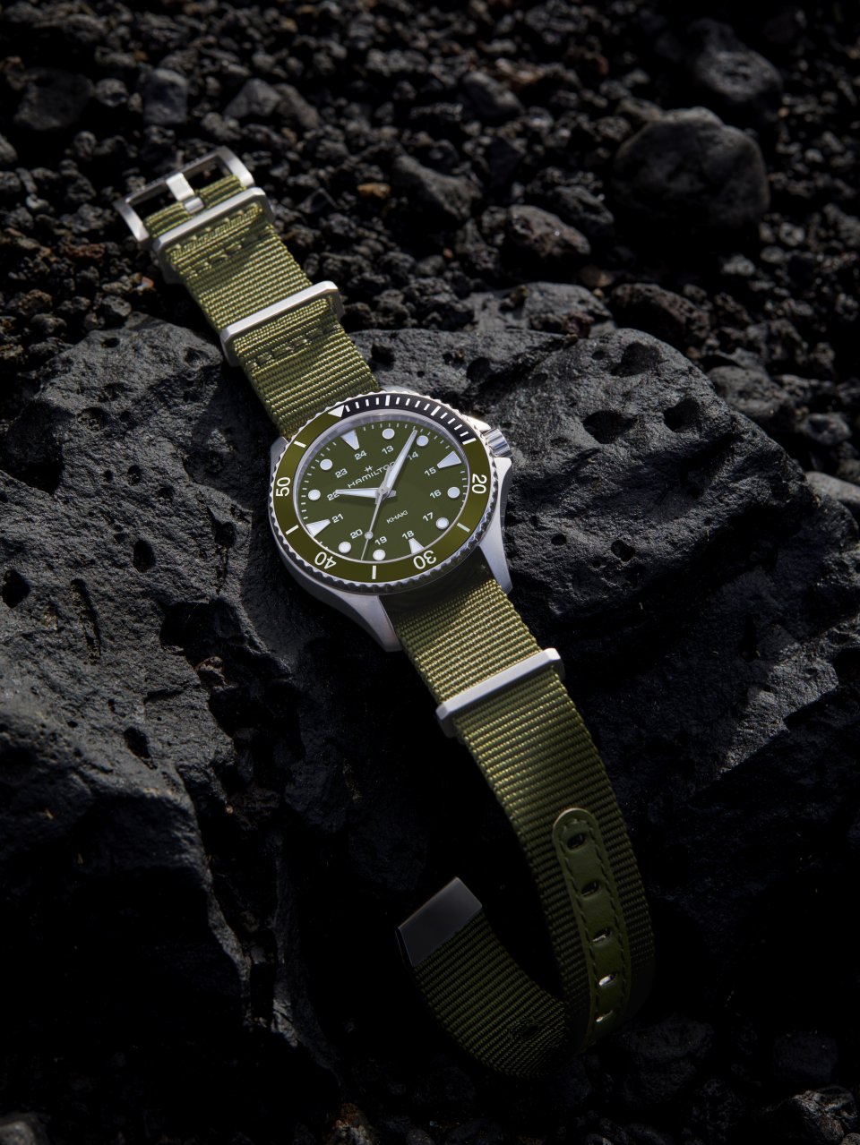 ハミルトン「カーキ ネイビー スキューバ」がシーグリーンのカラー