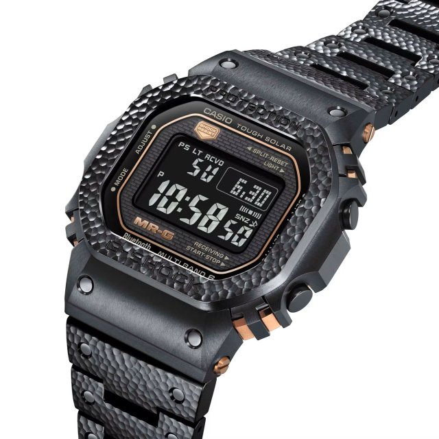 G-SHOCK”の最上位シリーズ“MR-G”新作～チタン合金ケースとバンドに日本