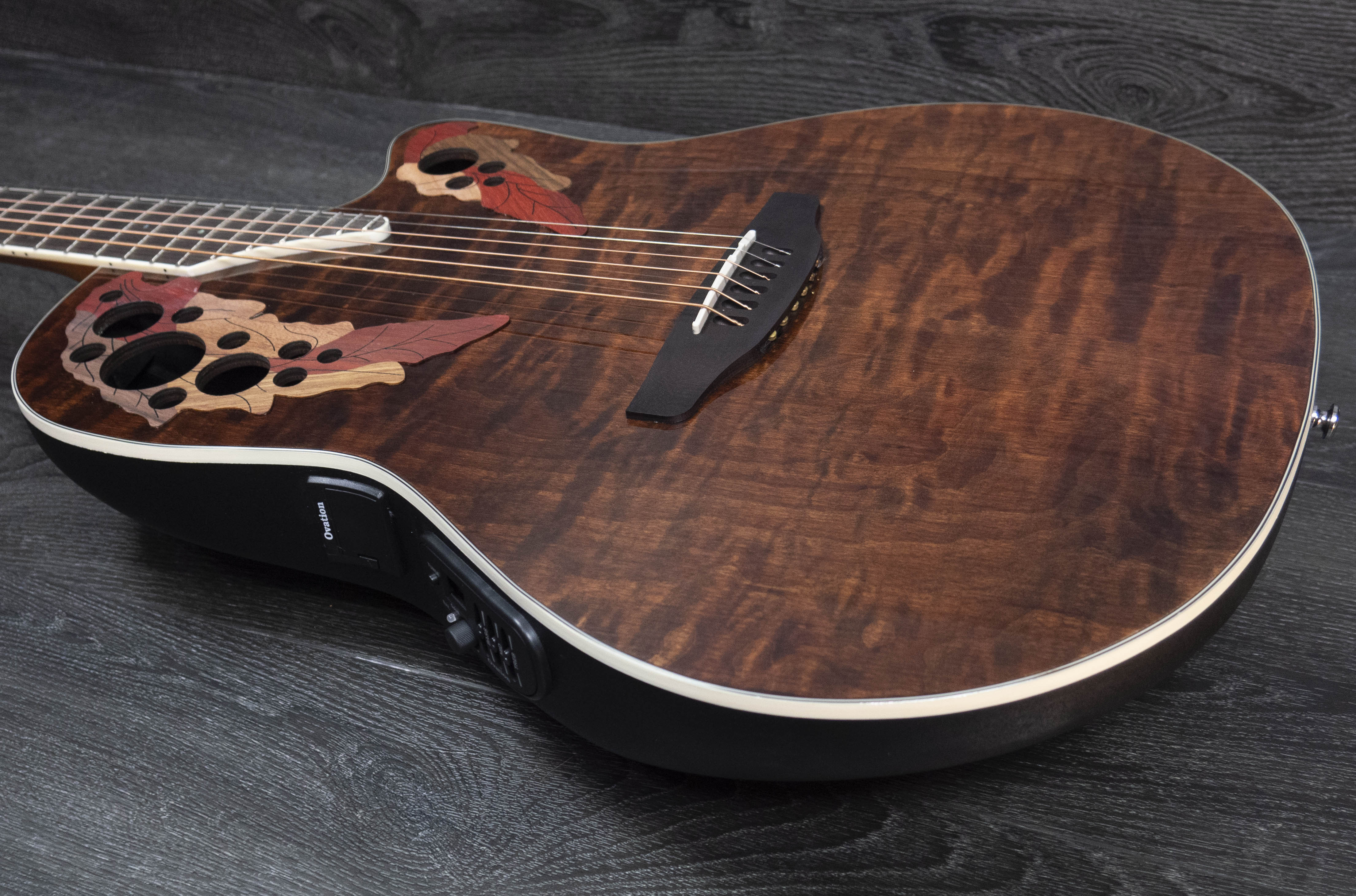 Ovation CE48P-TGE-G Celebrity Elite Plus, Super Shallow, Tiger Eye