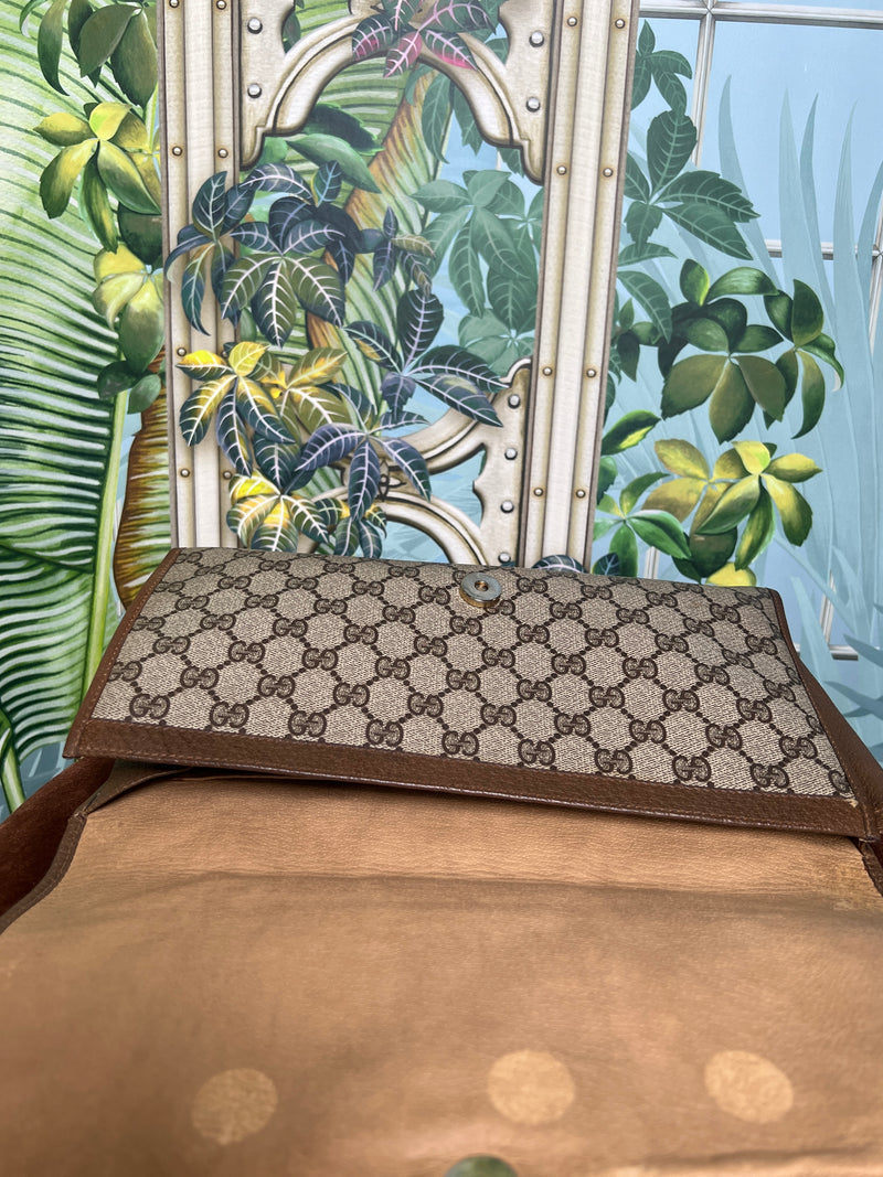 Gucci GG supreme sherry line clutch bag – A Piece Lux