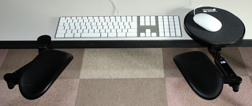 エルゴレスト（ERGOREST）のアームレスト。肘掛けの無い椅子に使える