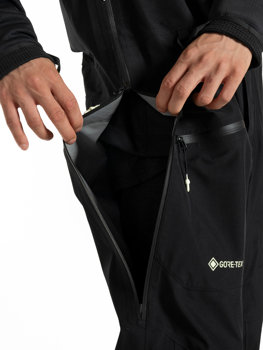 Coveted 3L Gore-Tex Bib-Black | armadaskis.jp