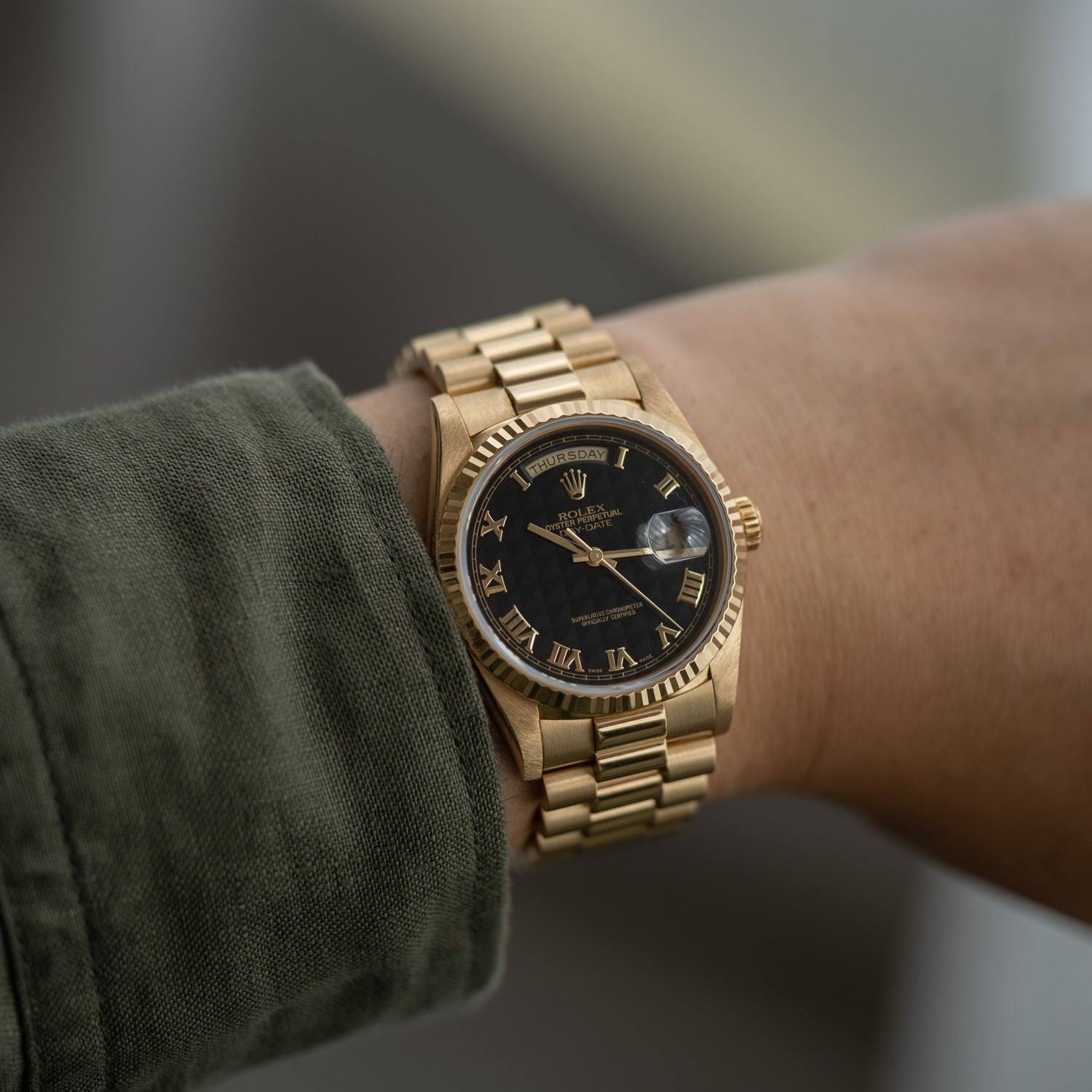 ロレックス デイデイト 18238 YG ブラックピラミッド文字盤 箱保証書