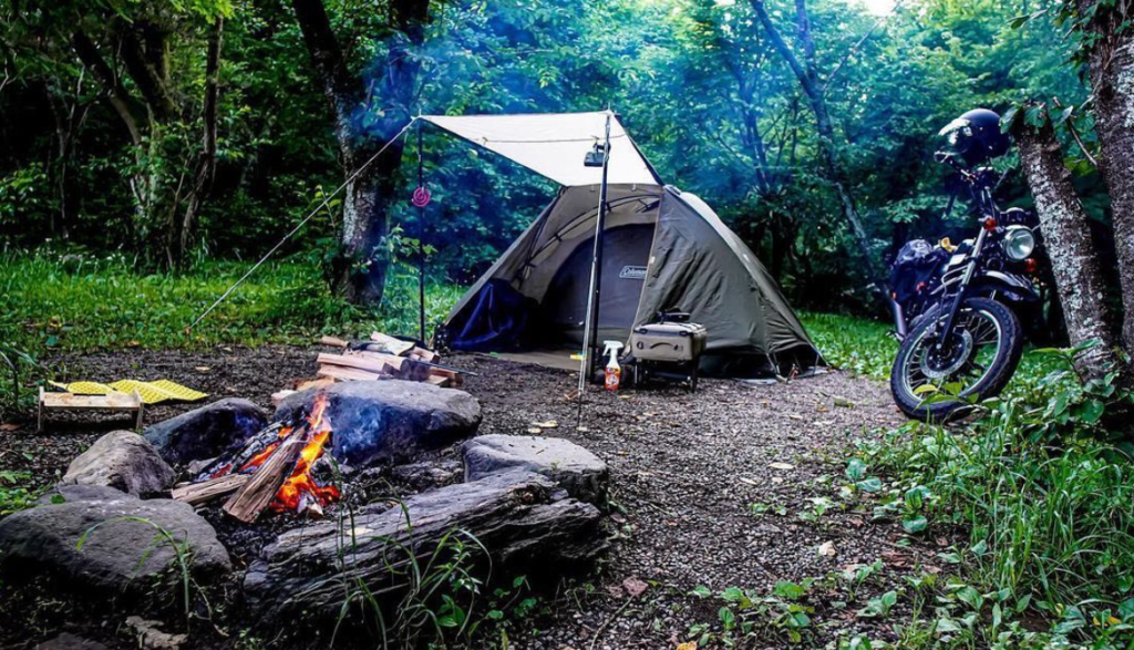 ツーリングドームSTはソロキャンプに最適！機能性抜群のテントを解説