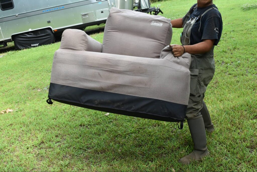 コールマン新作】エアカウチが最高！究極のくつろぎを手に入れよう