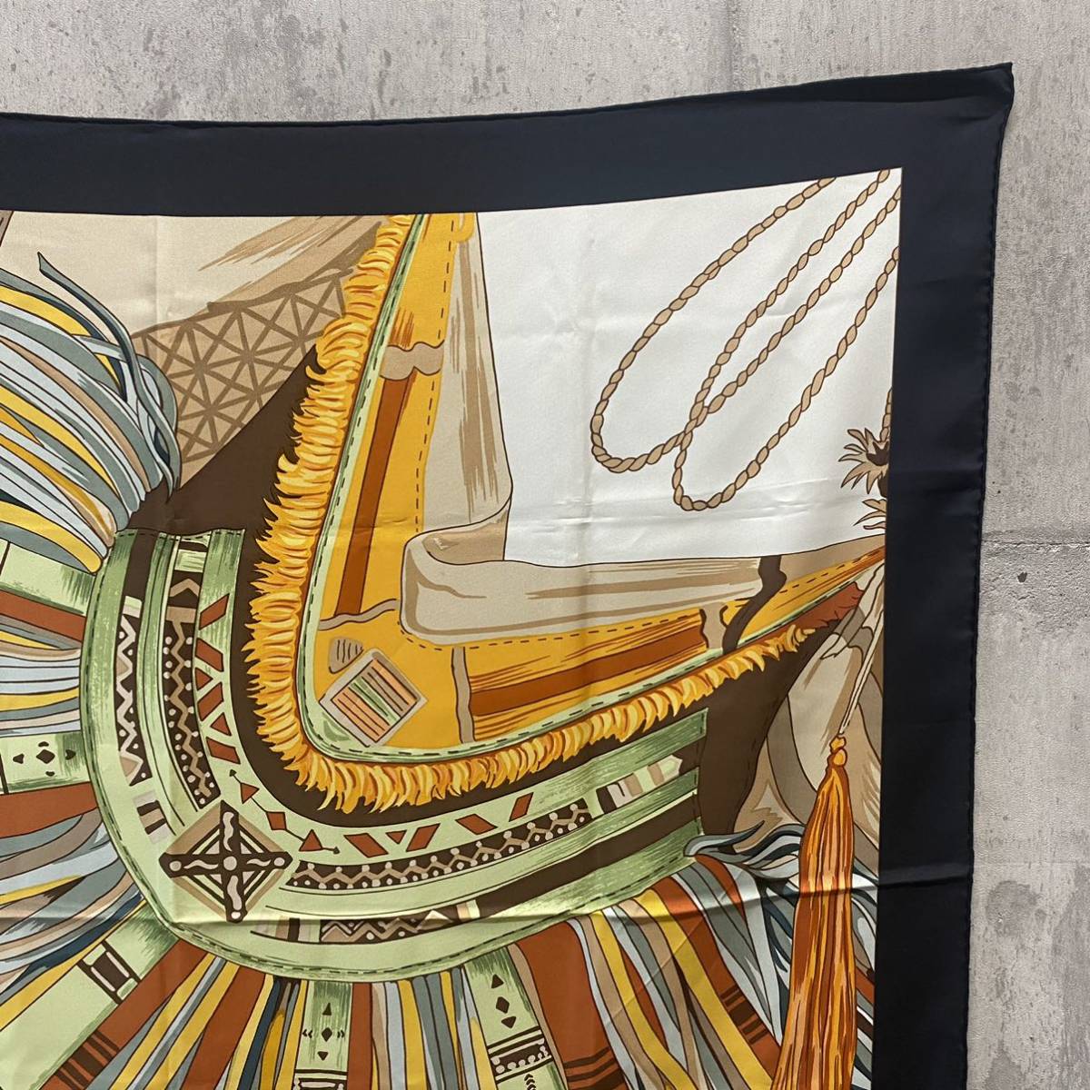 HERMES エルメス カレ 90 砂漠の首飾り CUIRS DU DESERT スカーフ