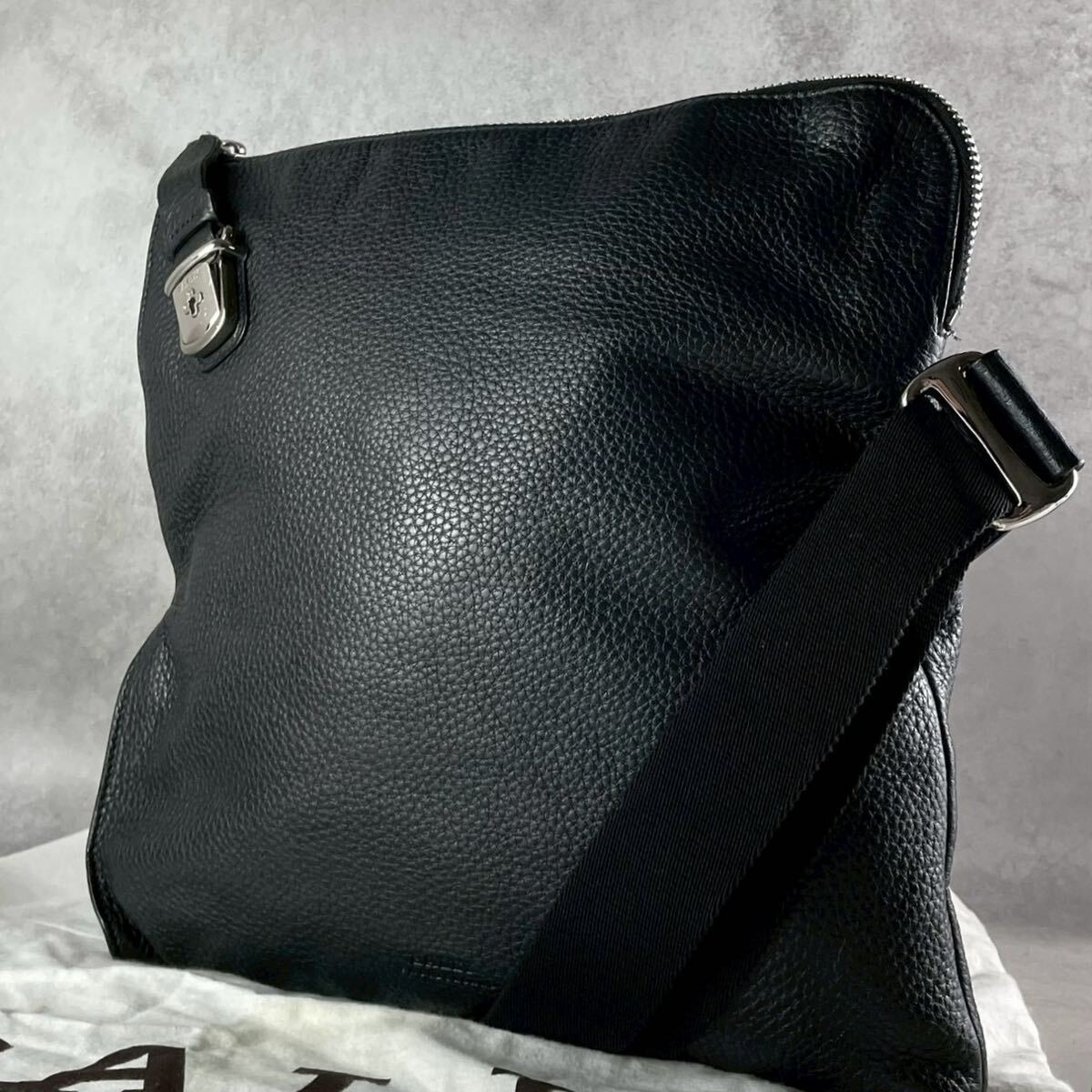 バリー ショルダーバッグの値段と価格推移は？｜658件の売買データから