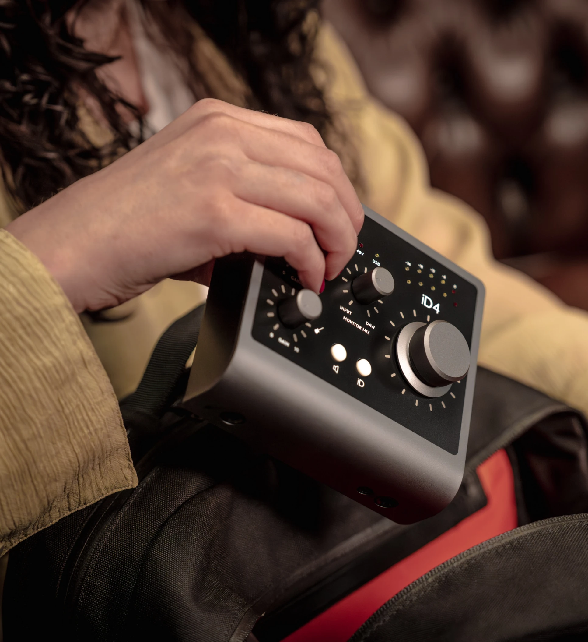 iD4 - 2in / 2out Audio Interface - Your recordings made better