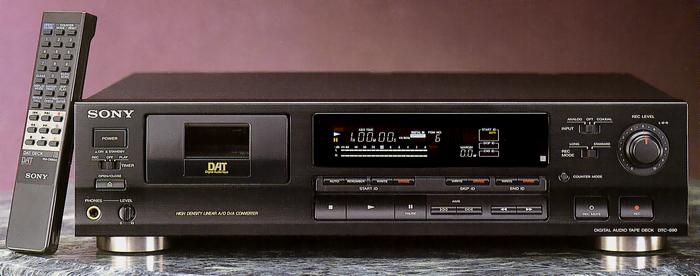 Specifications of SONY DTC-690 Sony