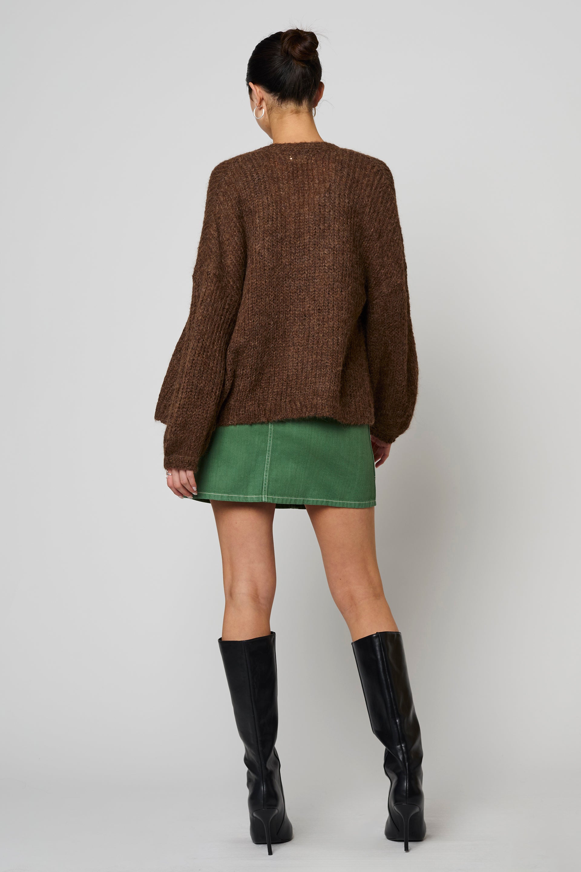 スリ アルパカ エアリー ニットのコーラ カーディガン - アトリエ