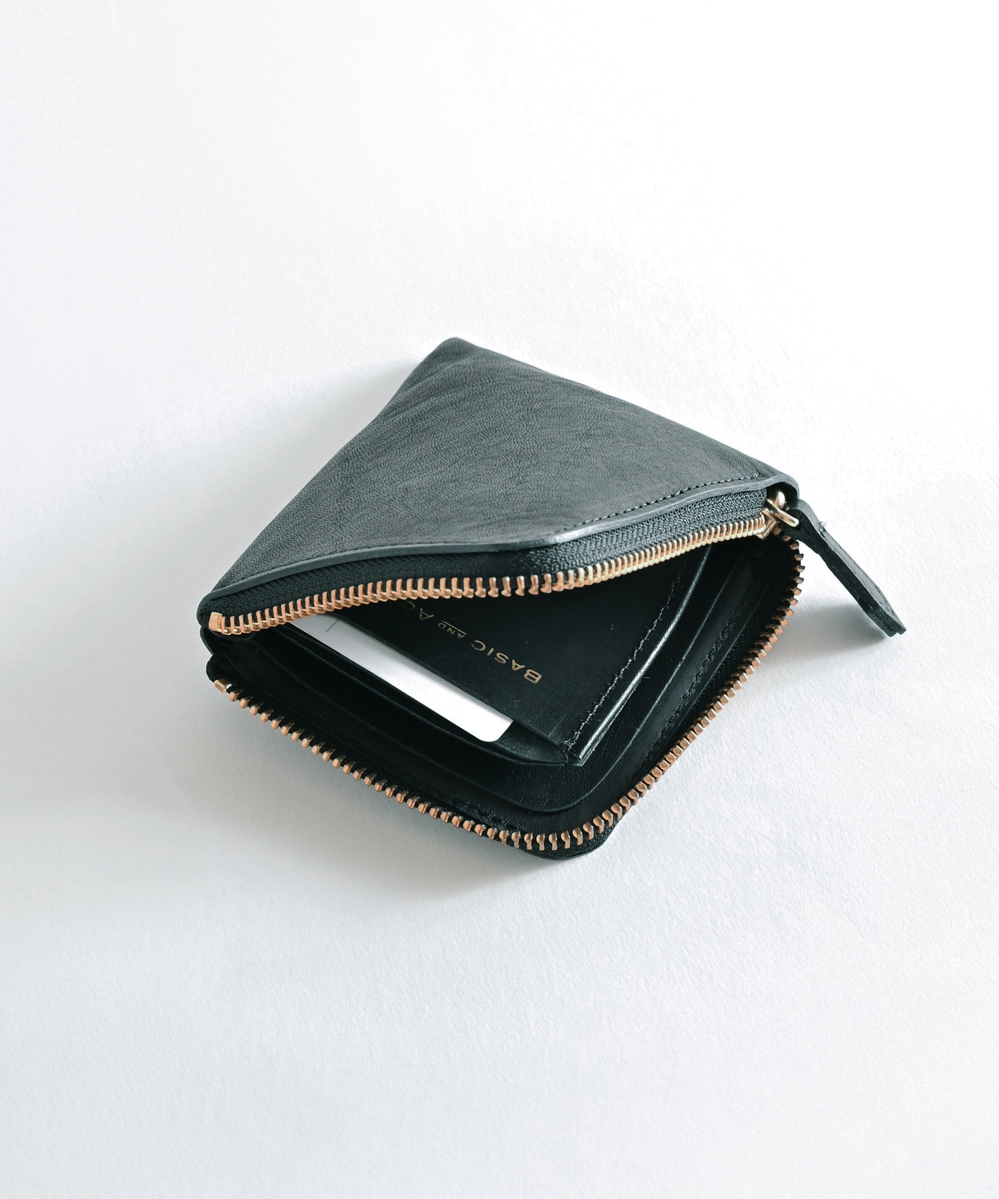 財布[leather] 二つ折り財布 コンパクト 本革 ブラック 黒色 - BASIC