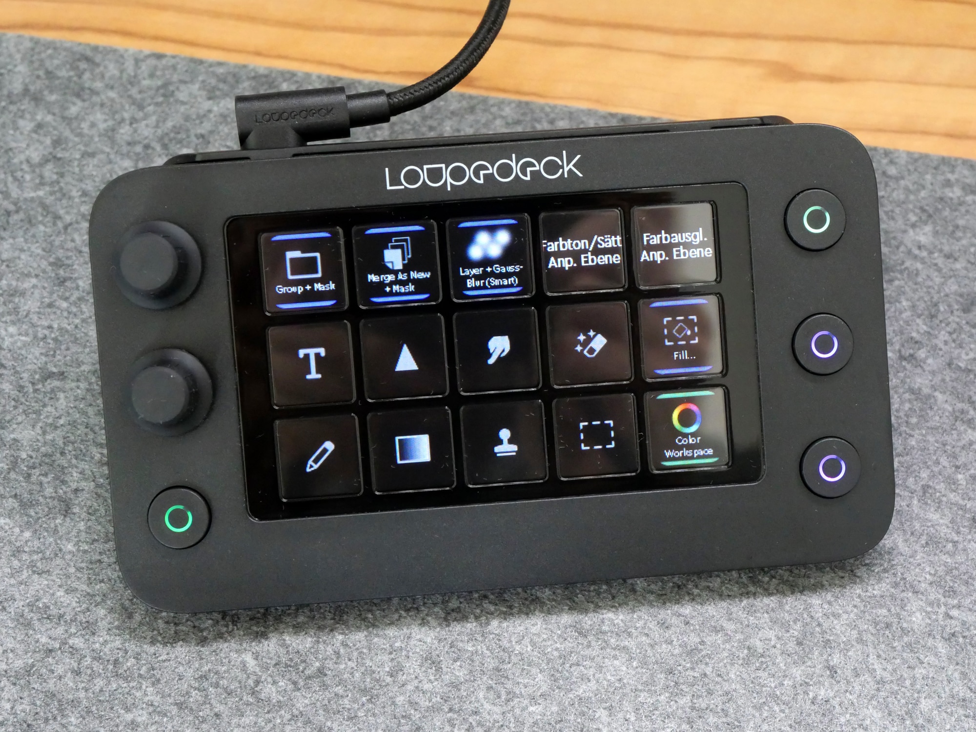 Loupedeck Live S Test - Compact Streaming Controller