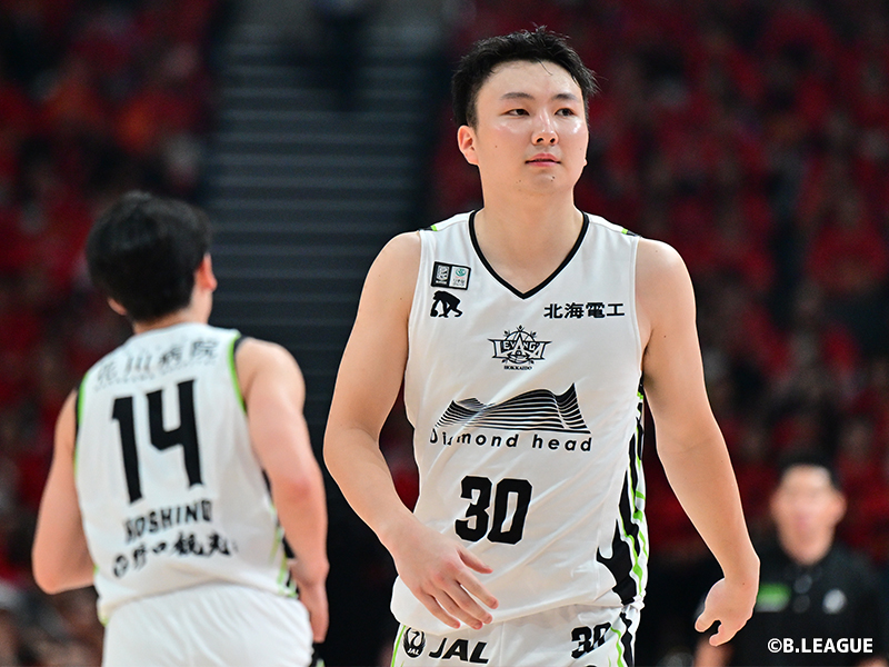 富永啓生選手スリーハンドペンダントトップ 富永啓生選手スリーハンド