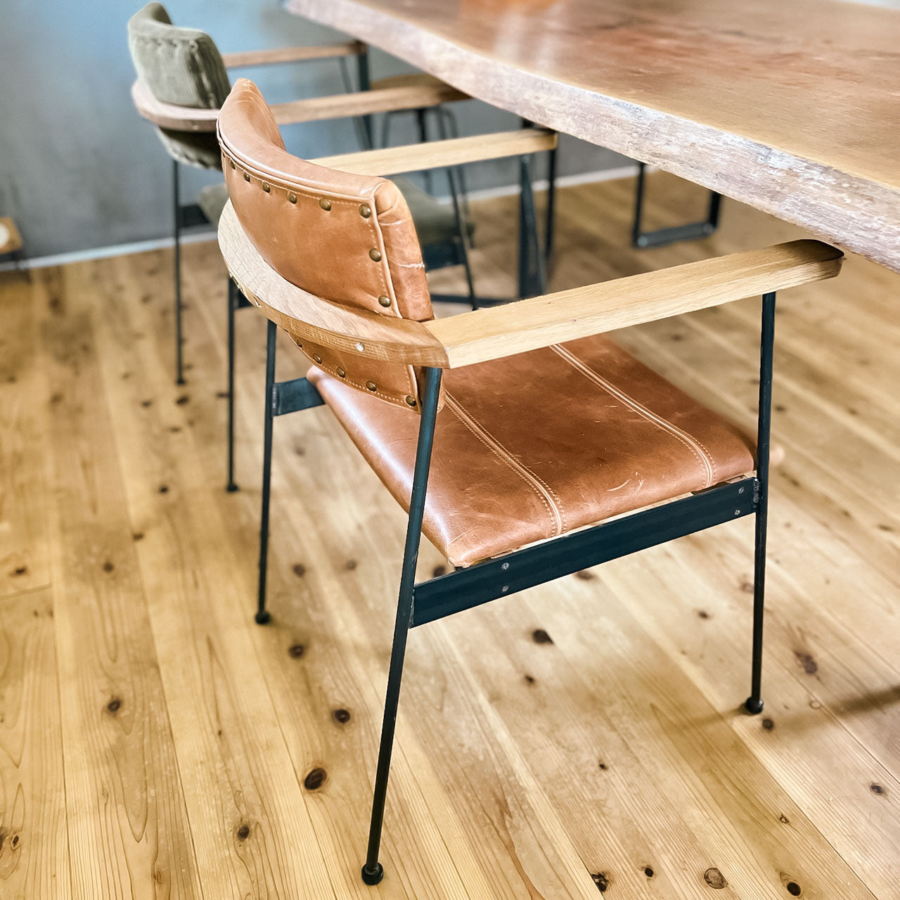 B-ARMチェア | オーダーメイドのアイアン家具を中心に数多くの