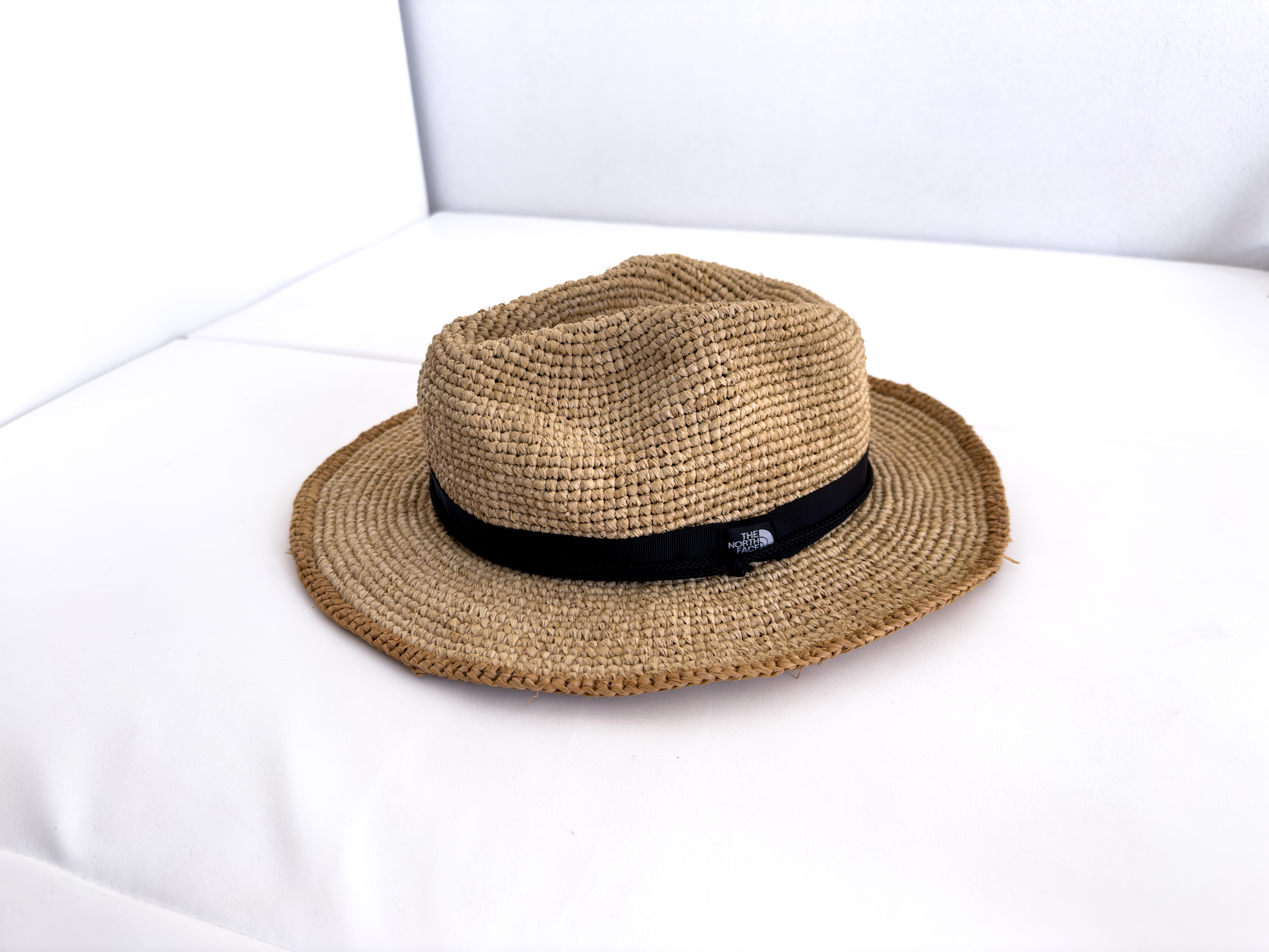 ノースフェイス】夏に最適な麦わら帽子をレビューします。【ラフィア