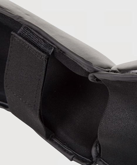 Venum Challenger スタンドアップ シンガード （レガース）- ブラック