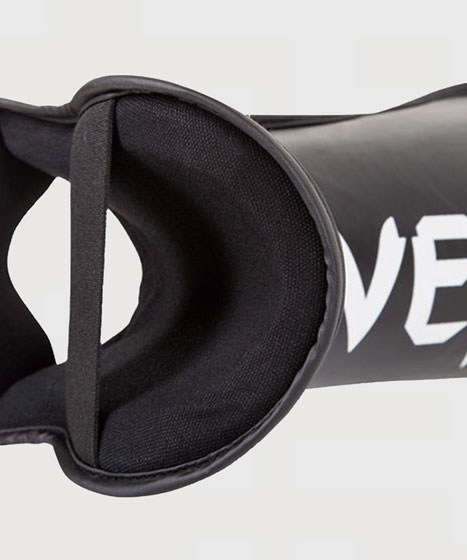 Venum Challenger スタンドアップ シンガード （レガース）- ブラック