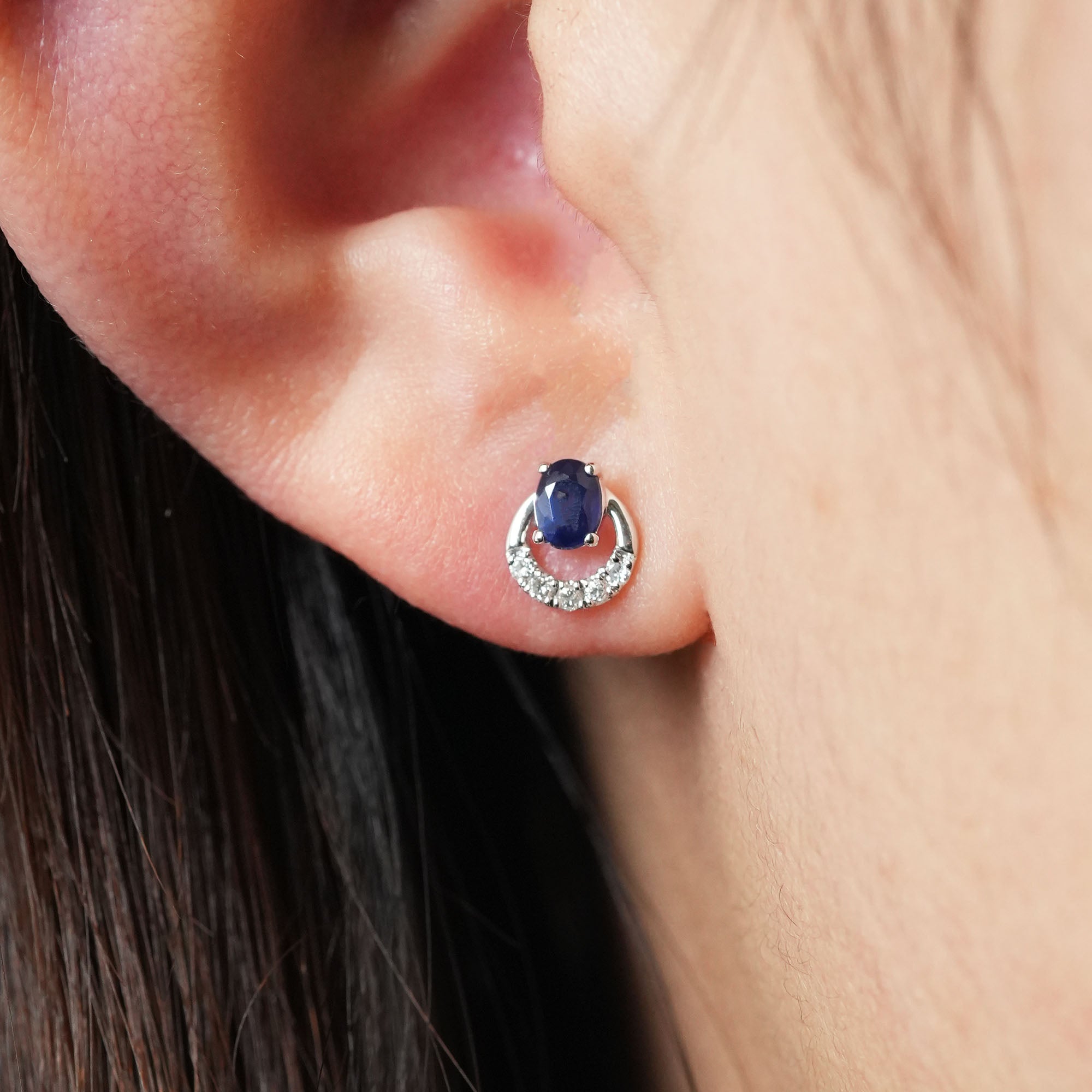 サファイア＆ダイヤモンドピアス – 18Kホワイトゴールド