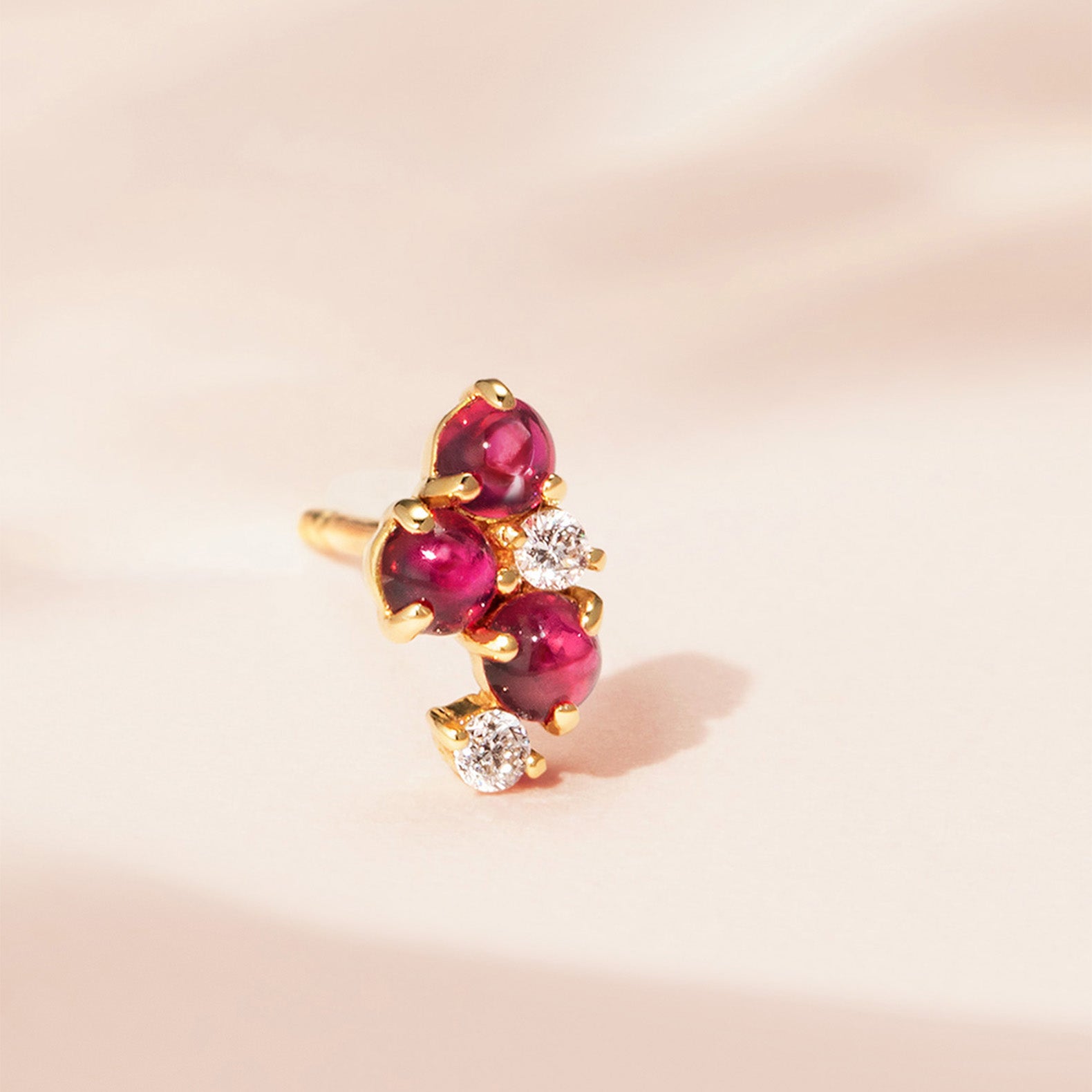 ビズー公式】ルビー×ダイヤモンド K10ピアス(片耳)・フレフリュイ