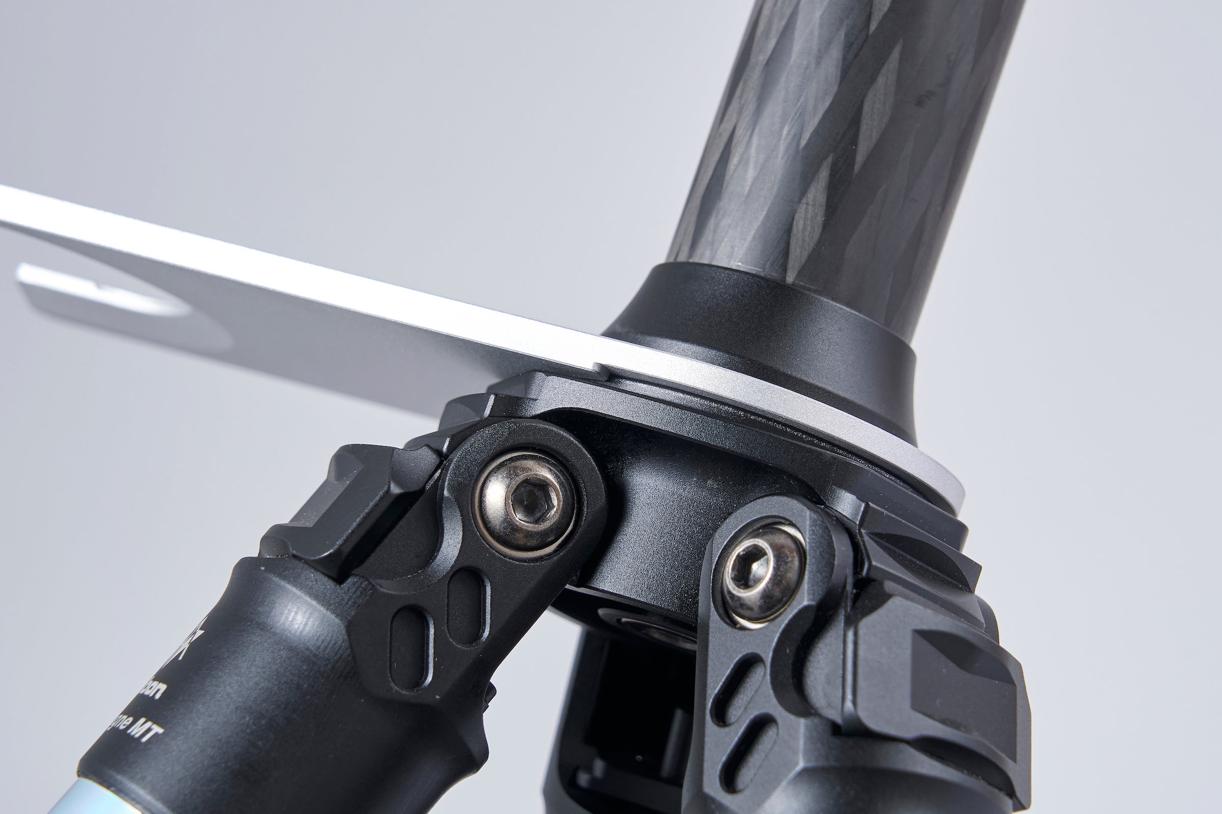 GAS CANISTER FIX PLATE