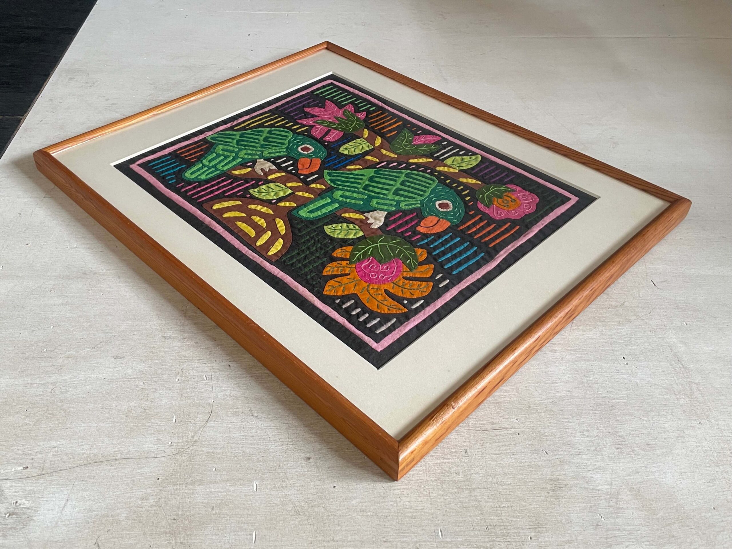 No.10011「フォークアート MOLA（モラ）：オウム」44×36.5cm SOLD