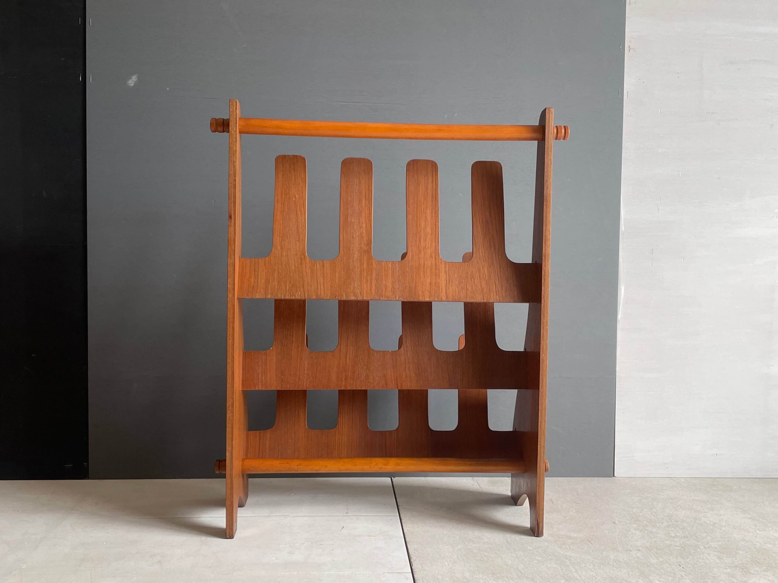 No.10479「チーク スリッパラック：サイトーウッド」高さ62.5cm SOLD