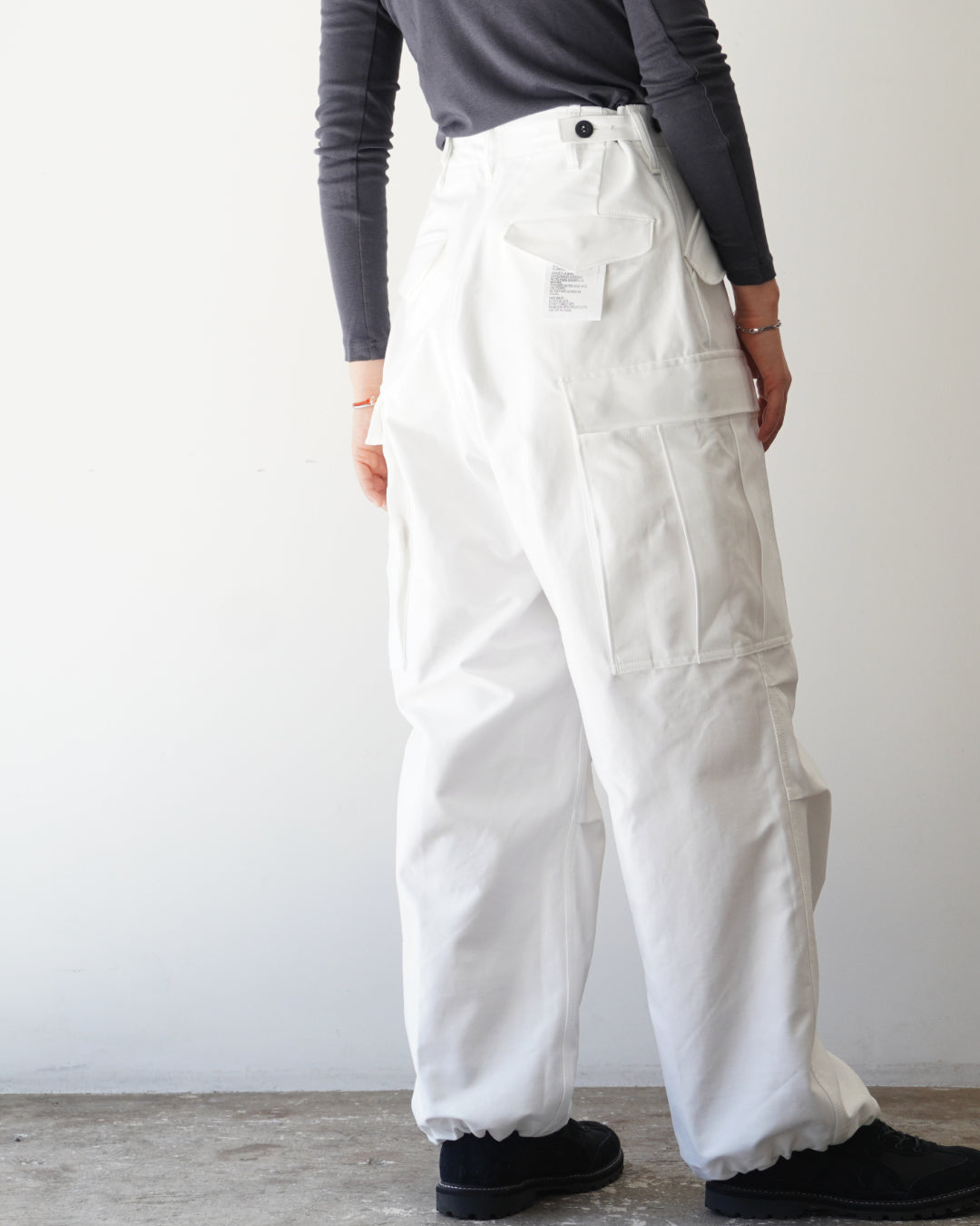 TUKI field cargo / white 【正規販売店】原田服飾研究所 カーゴパンツ
