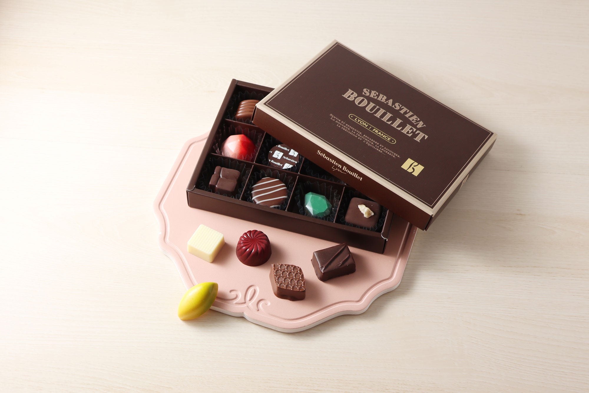 セバスチャン・ブイエ ショコラアソルティ 12個入 チョコレート