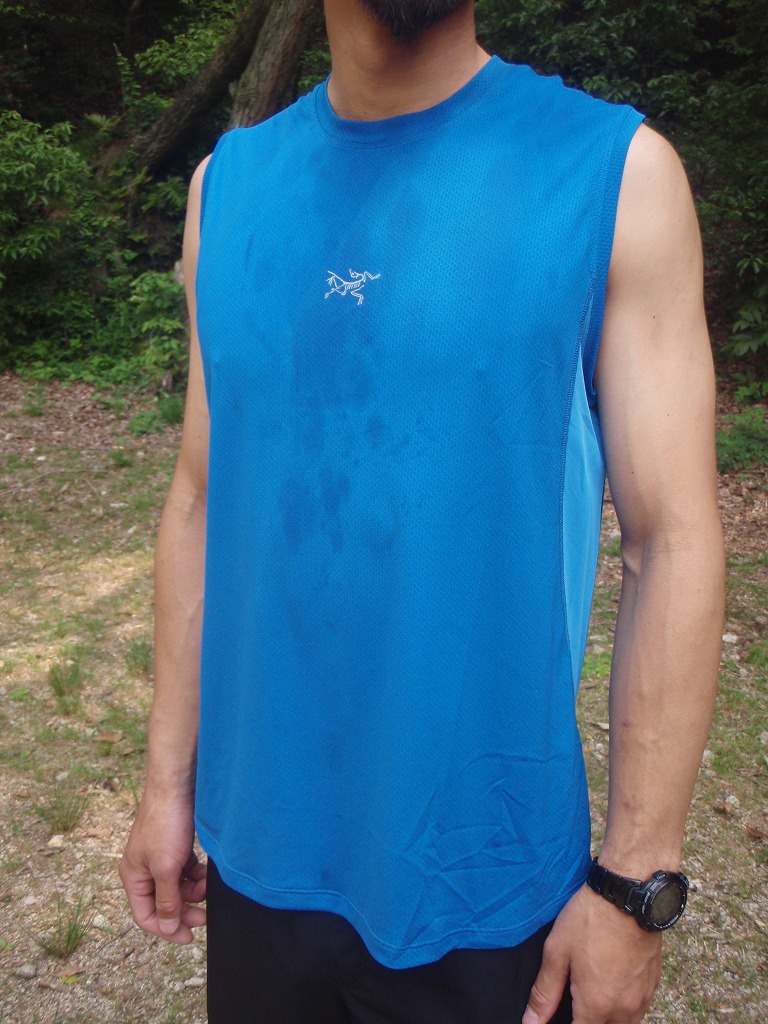トレイルランに最適！着心地、速乾性バツグンの文句なしのタンク Arc