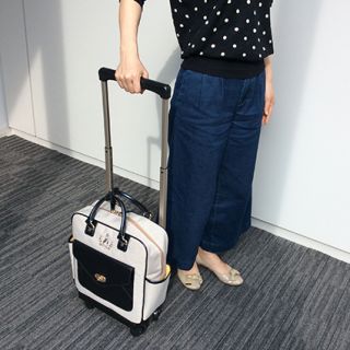 ピーターラビットとスワニーのコラボレーションバッグが新発売