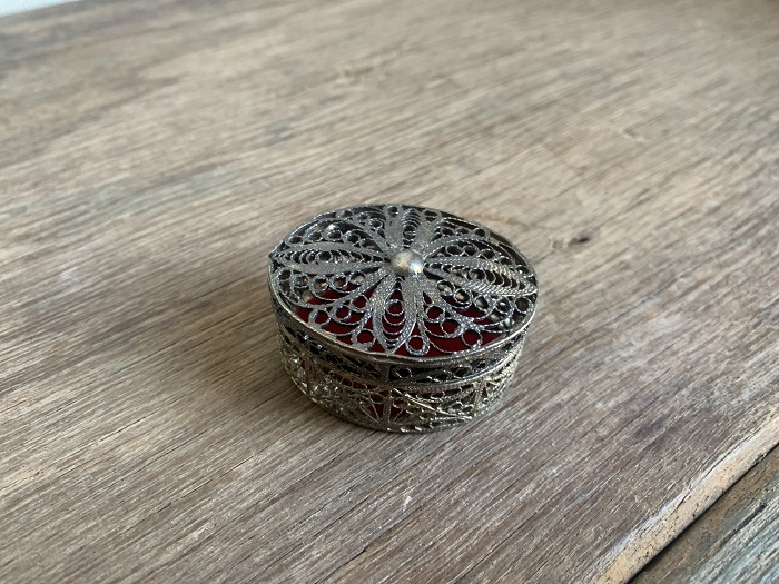 ヨーロッパ・アメリカで出会ったヴィンテージ ピルケース | Blue