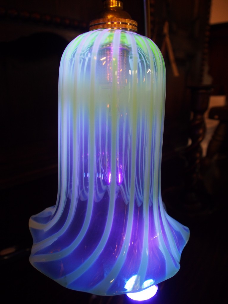 ウランガラス スタンドランプ / 16059909023 | 英国アンティーク家具