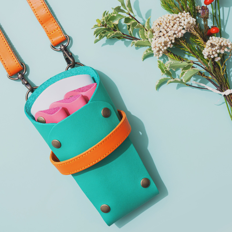 maiちゃん 手染めミント、蝶型押しミントグリーンのシザーケース mai