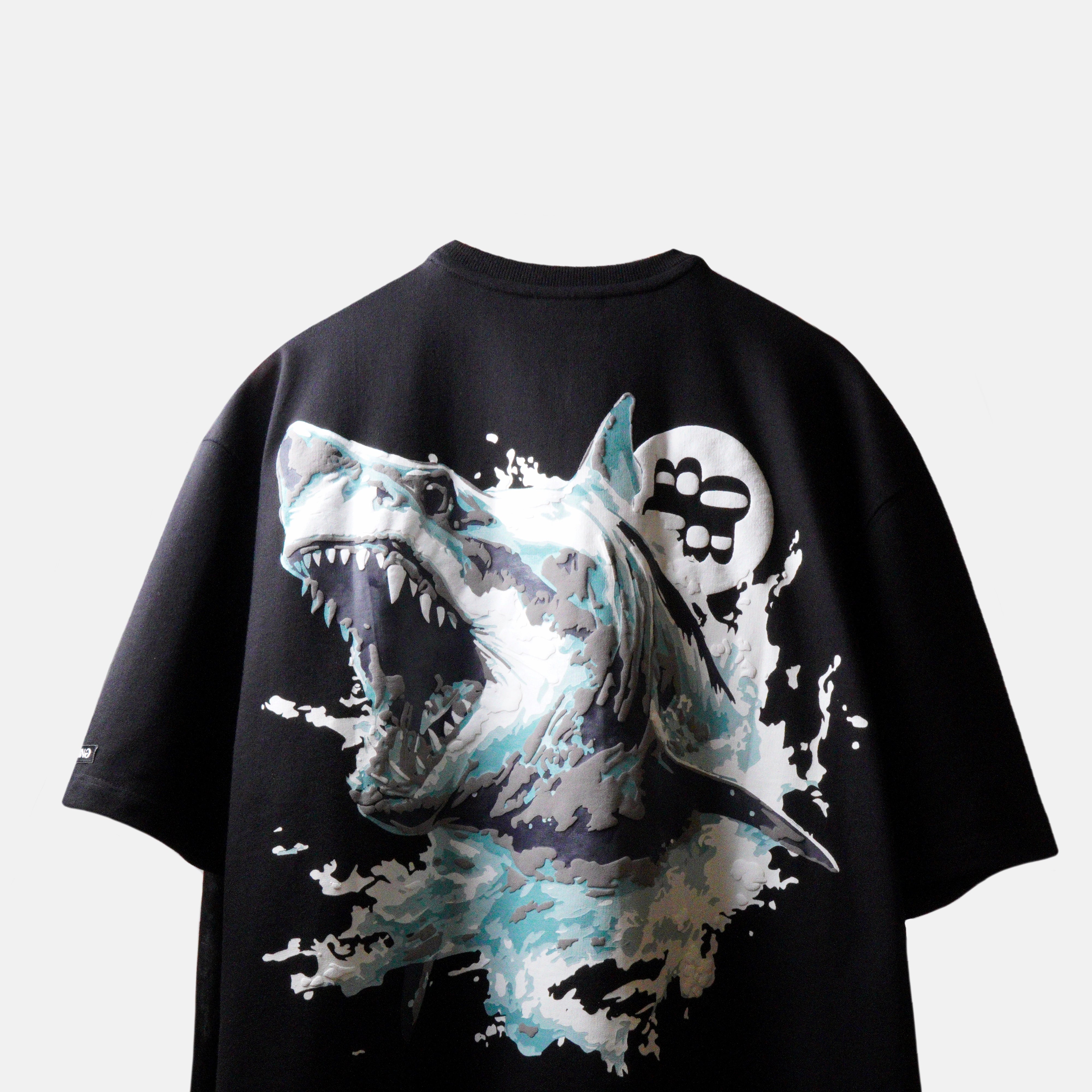 BLACK SHARK T-SHIRT - Premium Oversized T-Shirt For Men – BLUORNG