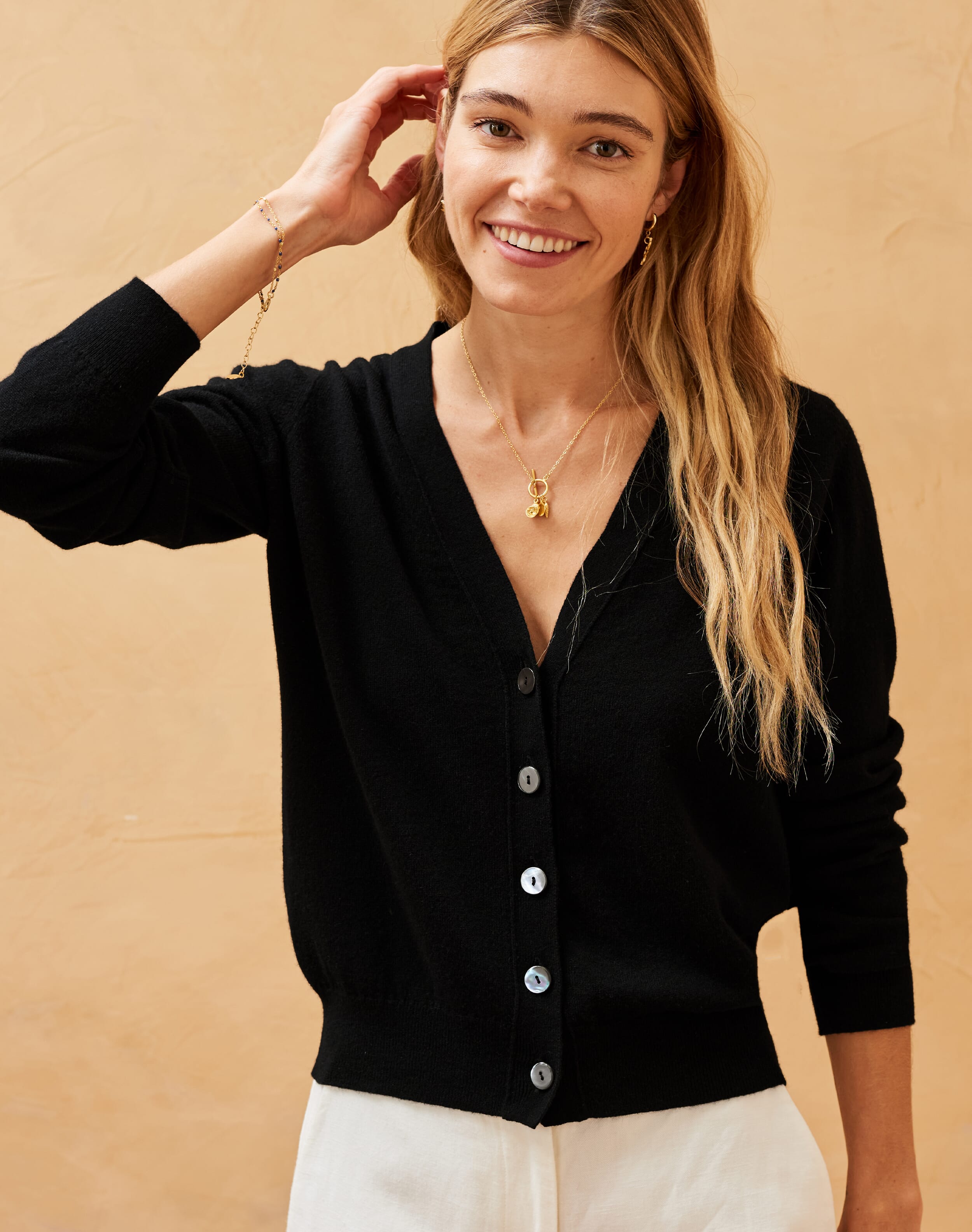 Black Women's Cashmere Modern Classic V Neck Cardigan | Brora