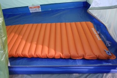 ショップ店員に聞く！ イチ推しアウトドアギア】春テント泊の寒暖差