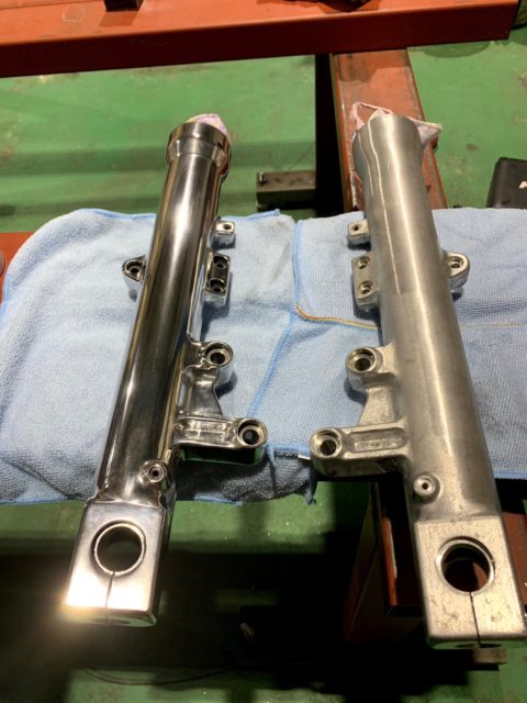 バイク フロントフォーク バフ掛け